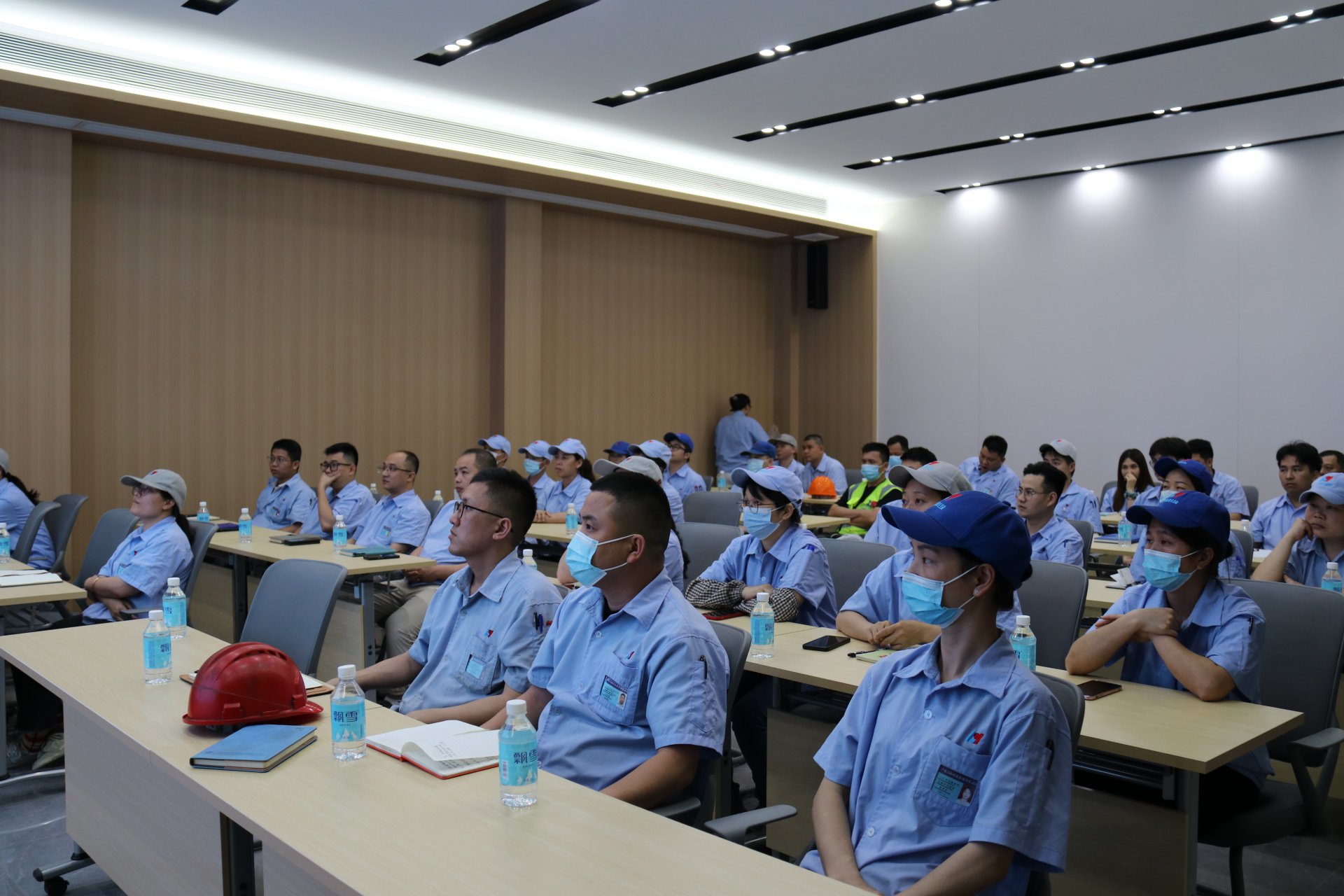 開展職業(yè)健康安全防范知識普及培訓(xùn)