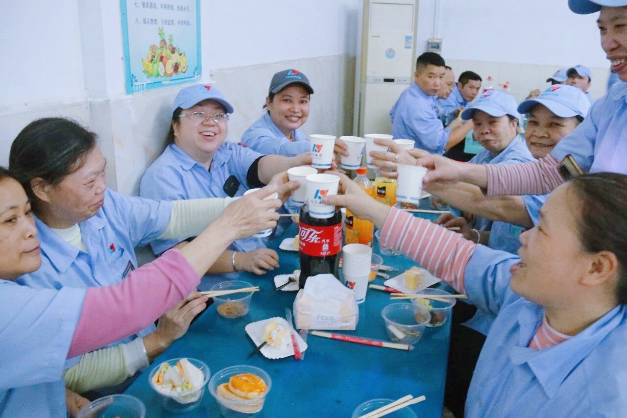 十二月份員工生日會(huì)